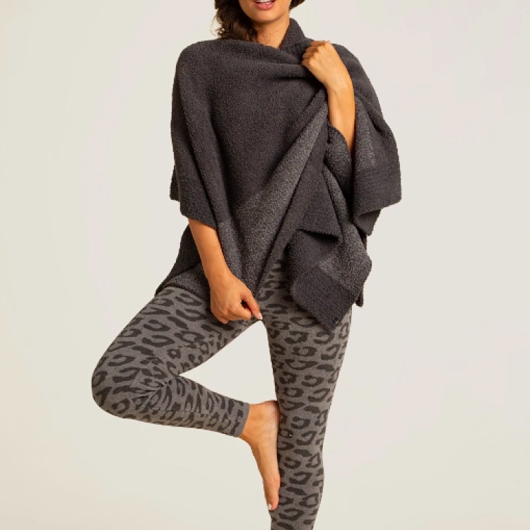 授权经销美国正品barefoot dreams柔软纽扣披肩多种穿搭自由发挥