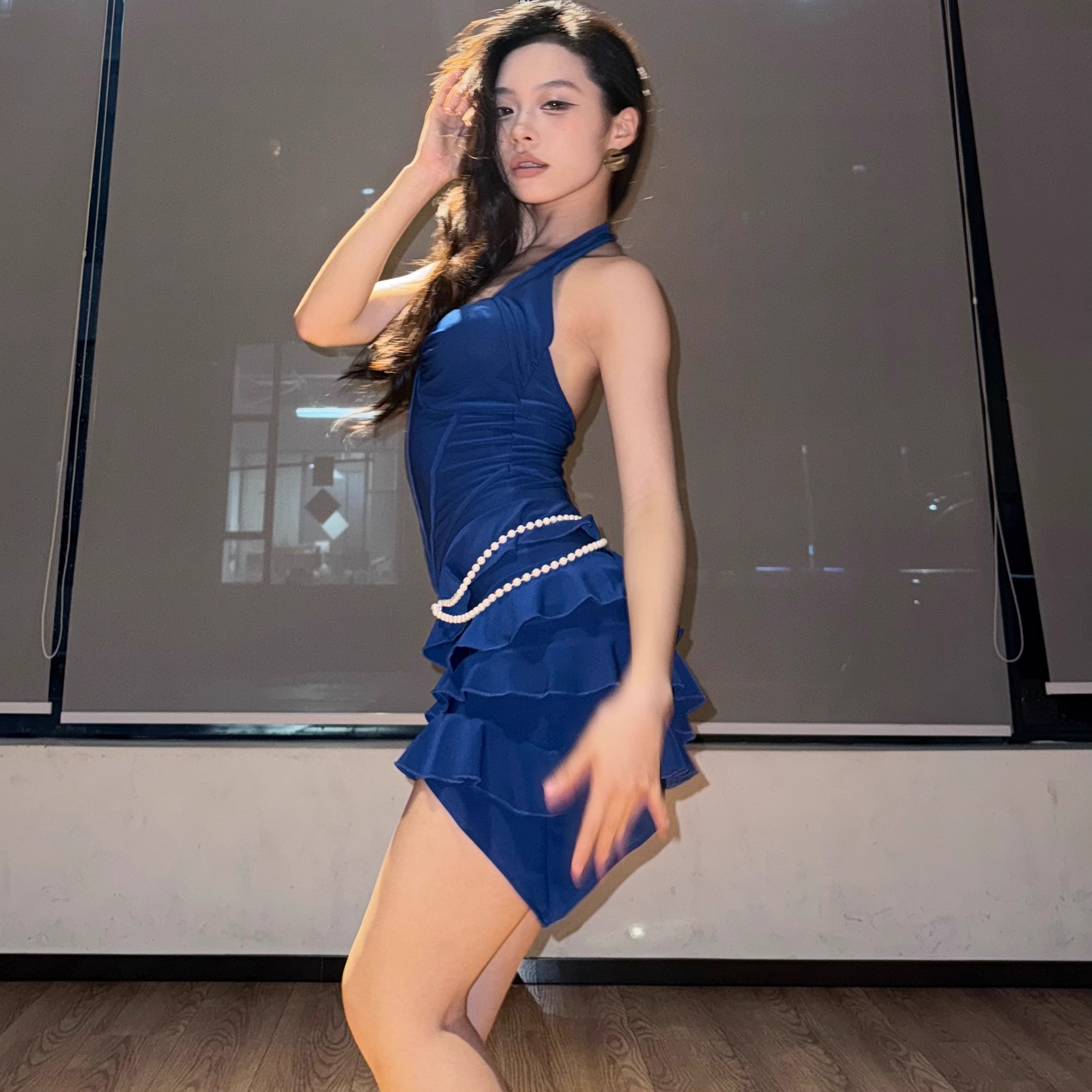 Lilly拉丁舞服女成人挂脖露背连衣裙短裙性感显气质表演练功服女