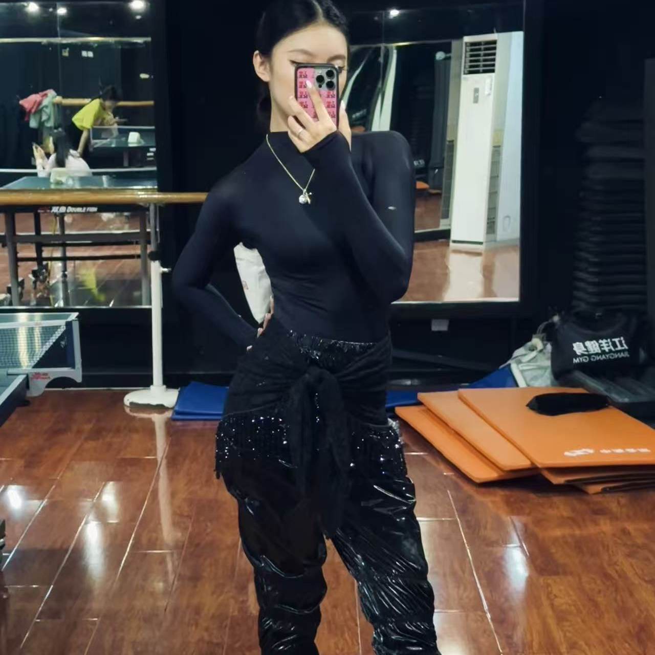 Cold star舞服拉丁舞成人女士练功服新款上衣黑色漆皮裤训练套装