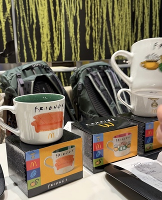正版联名收藏价值 国内现货 德国购入老友记麦当劳限量联名马克杯