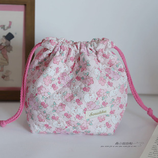 绗缝夹棉碎花束口抽绳包女小包拍立得收纳包零钱袋夹棉加厚相机包