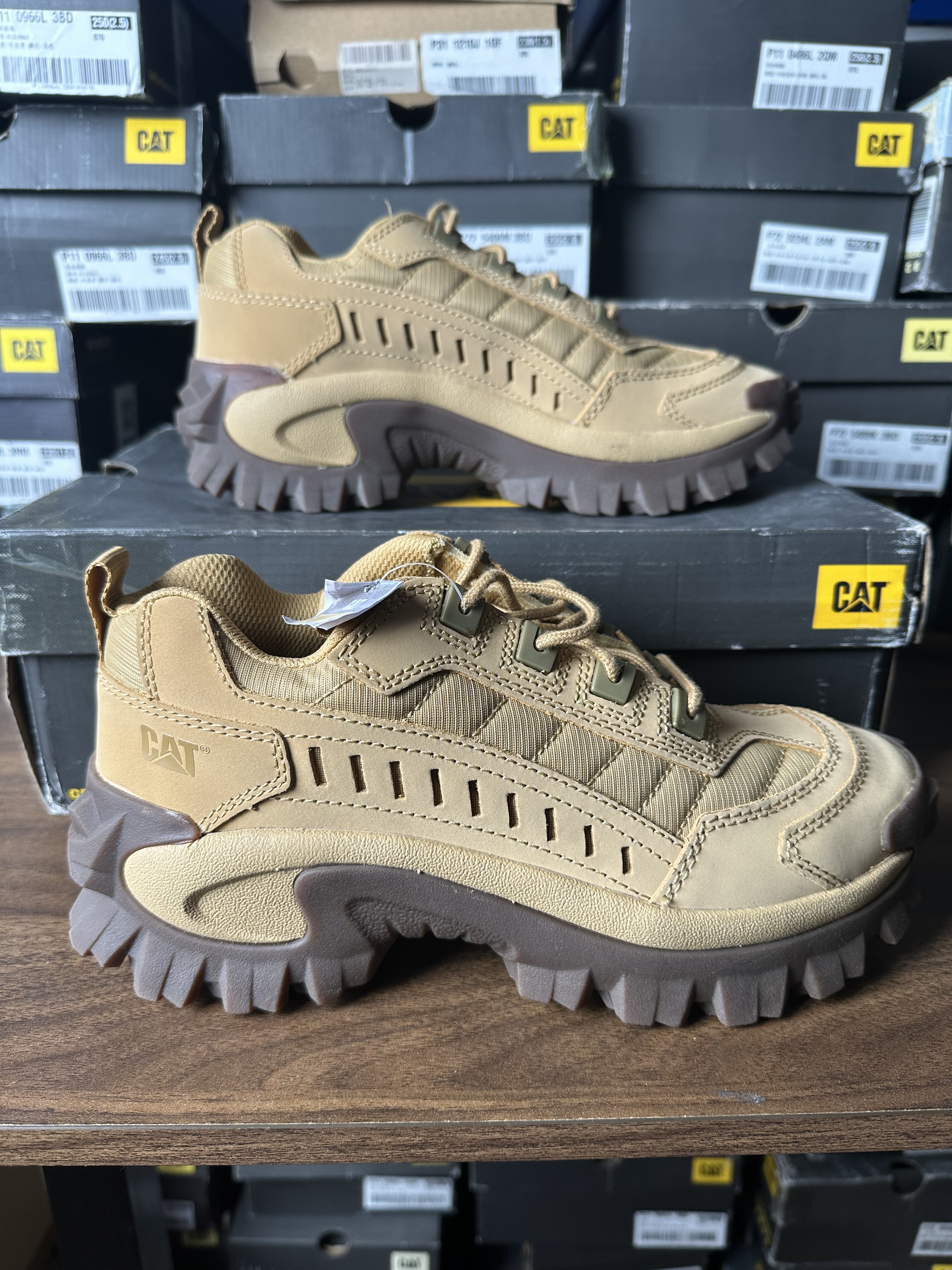 42码 cat男士月球车系列户外低帮老爹鞋，P110471  无原盒