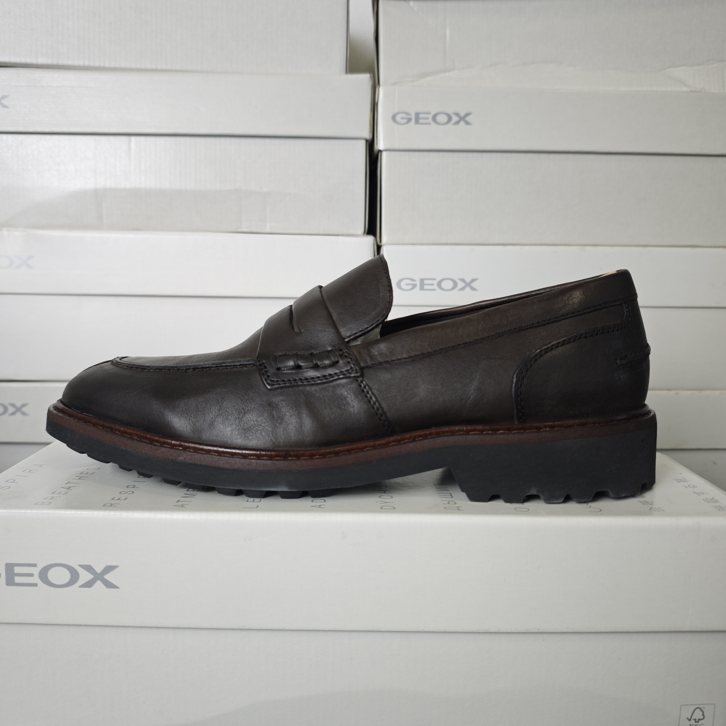 43码 GEOX健乐士杰欧适男士牛皮革软面平底皮鞋 U16DRD C6024