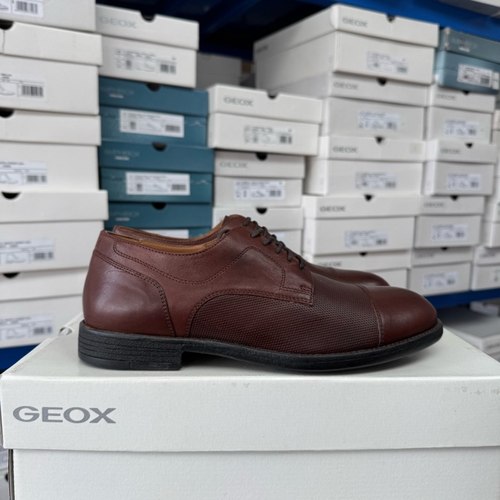 40/42码 专柜撤柜GEOX男士复古棕色休闲商务皮鞋，U25EGG C6001