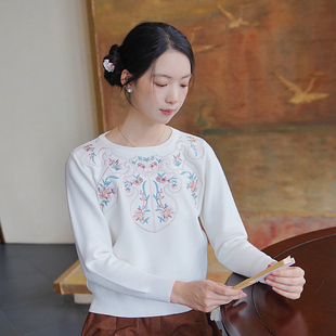 针织打底衫 新款 上衣 女花朵绣花圆领套头毛衣2025秋冬装 ATAR新中式