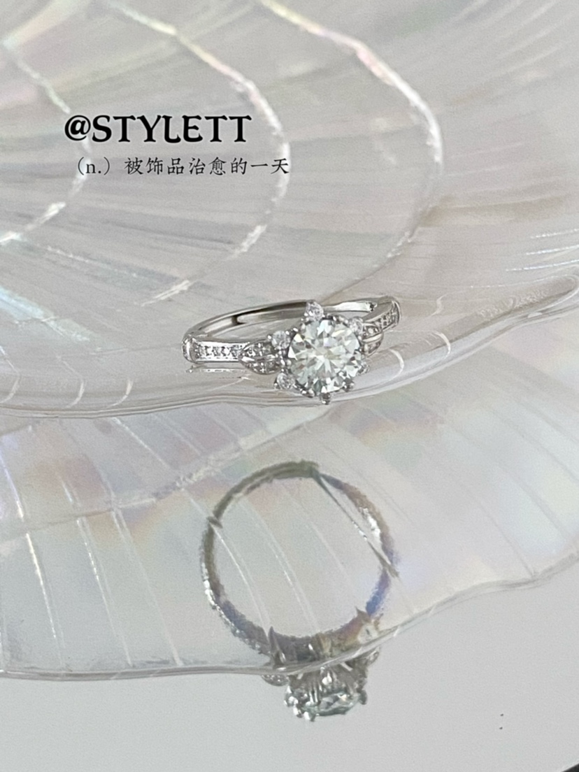 女莫桑日韩活口戒指仿真钻好火彩