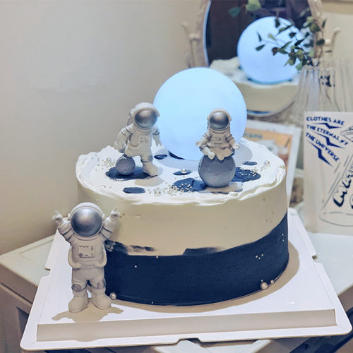 宇航员生日蛋糕装饰摆件