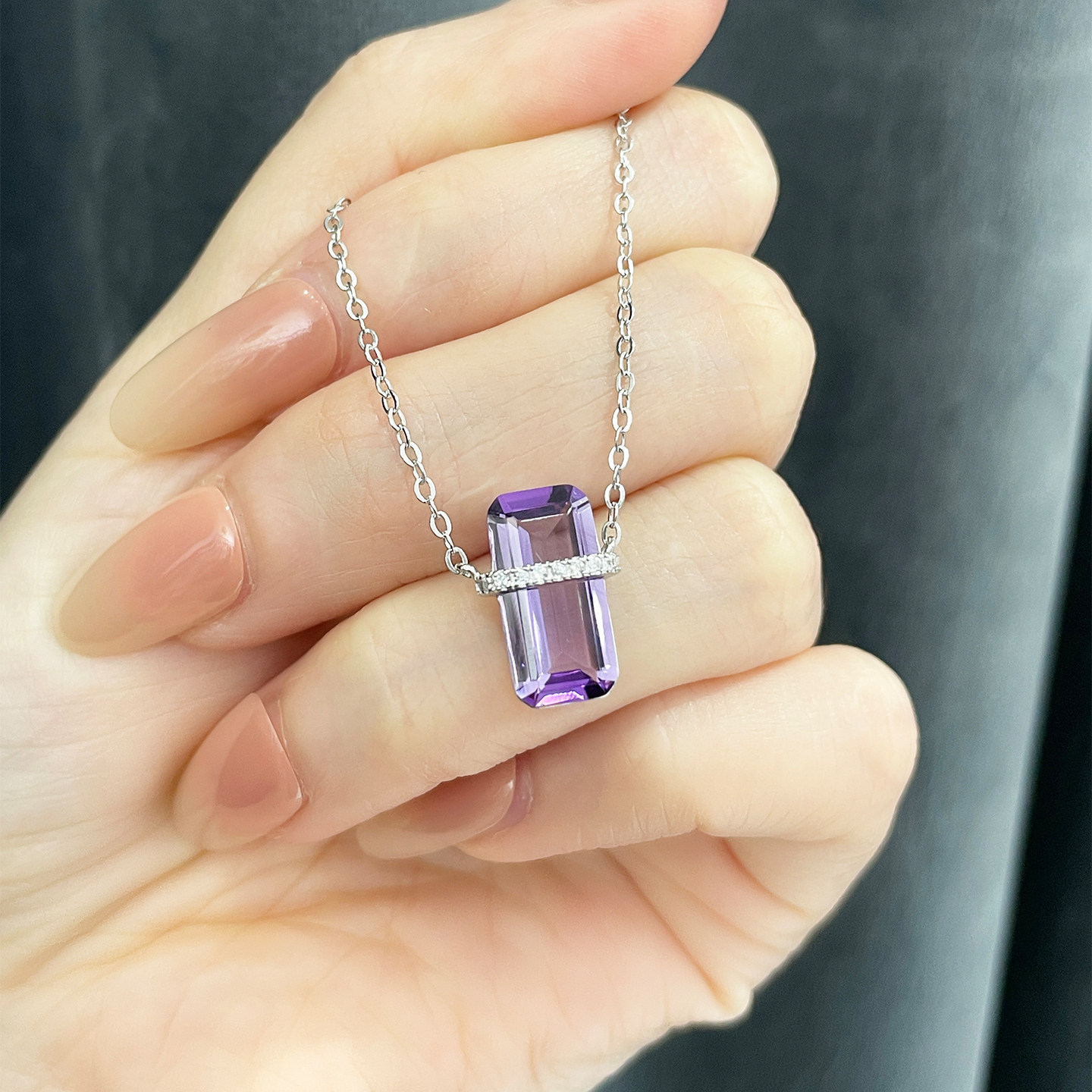 黛晶珊新款天然紫水晶长方形吊坠S925纯银项链女简约百搭几何项坠
