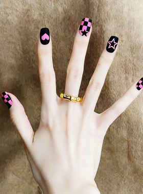 桃星黑弈磨砂穿戴甲高级感粉红色小众设计甜酷显白新短款美甲贴片