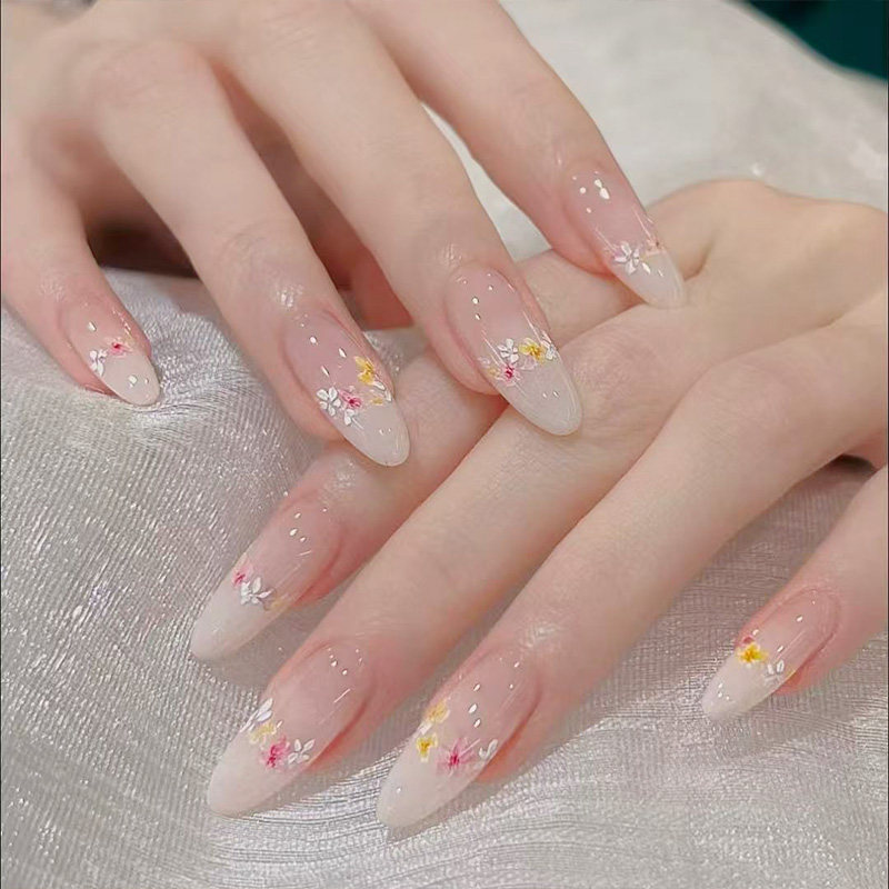 裸透樱花渐变穿戴甲纯欲