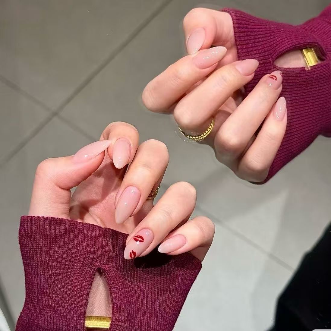 绯红唇语穿戴甲简约裸色纯欲风