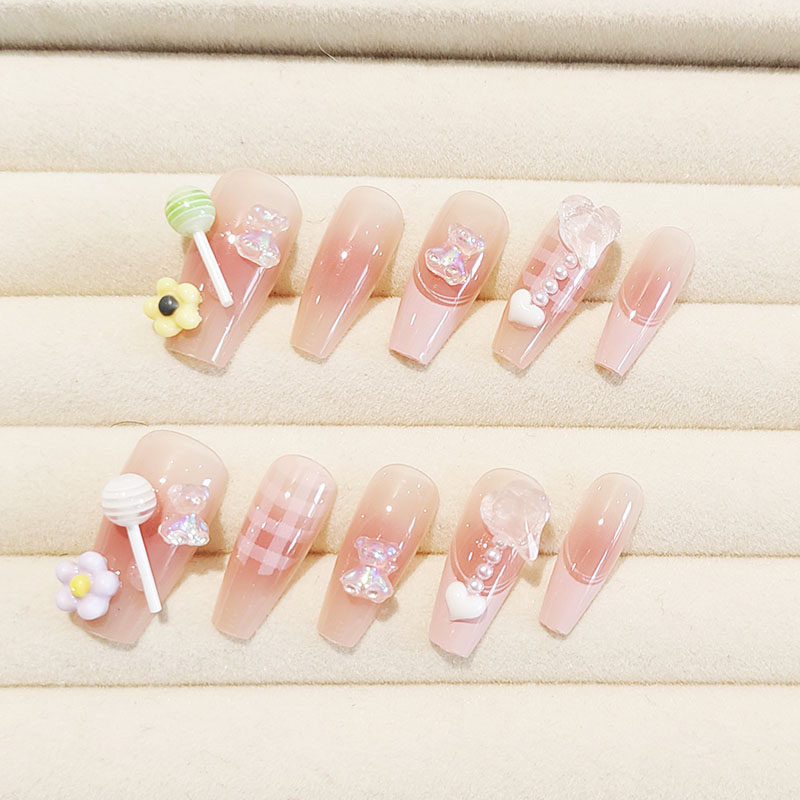 棒棒糖小熊法式腮红穿戴甲歪心格纹高级感半手工中梯长款美甲贴片