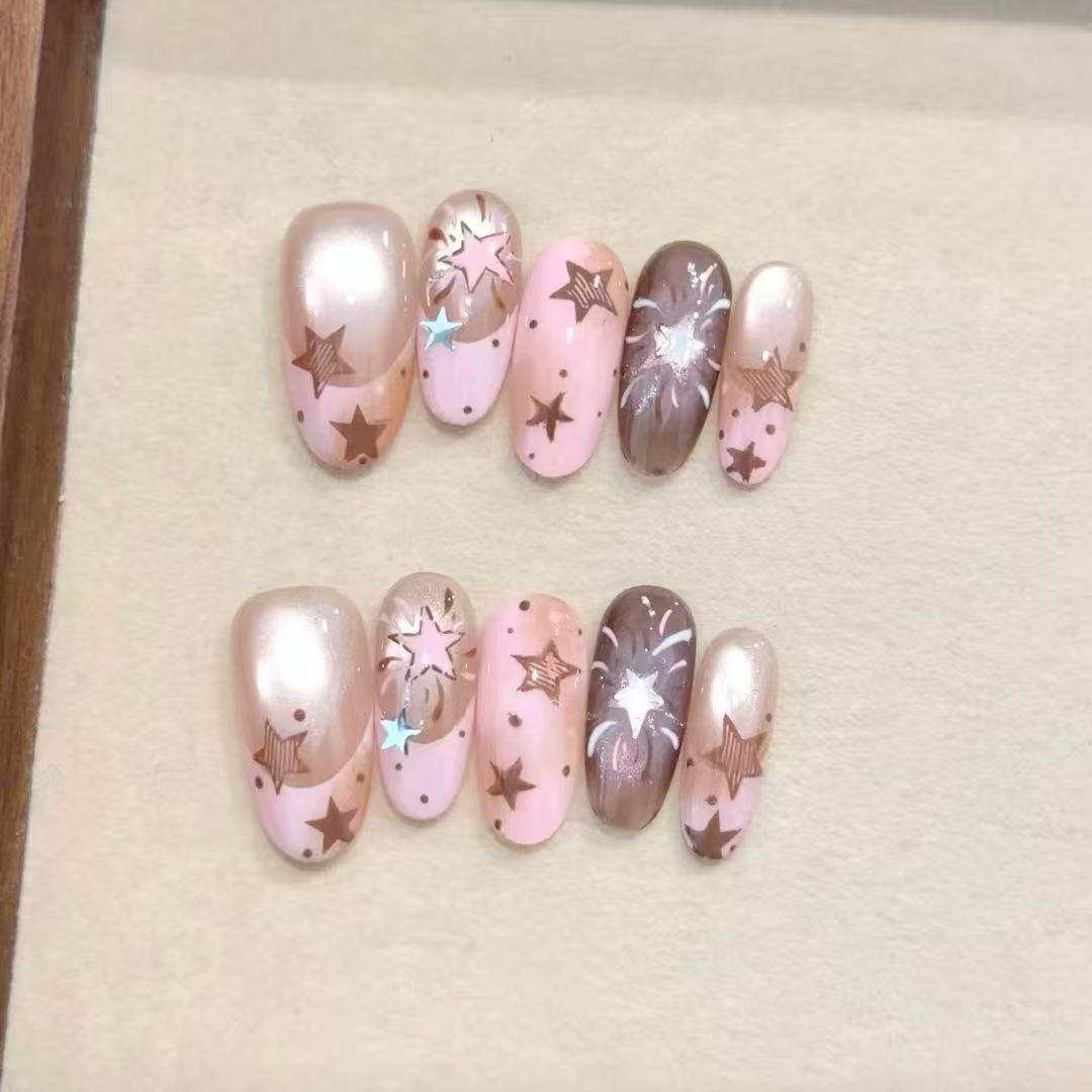 粉棕星芒穿戴甲温柔撞色设计