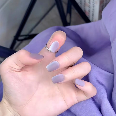 淡紫色雾面磨砂猫眼穿戴甲