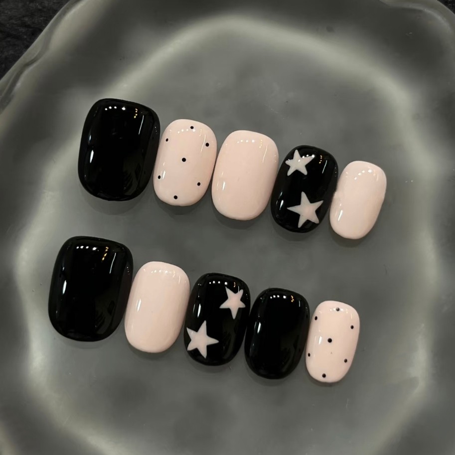 黑粉撞色穿戴甲韩系星星波点