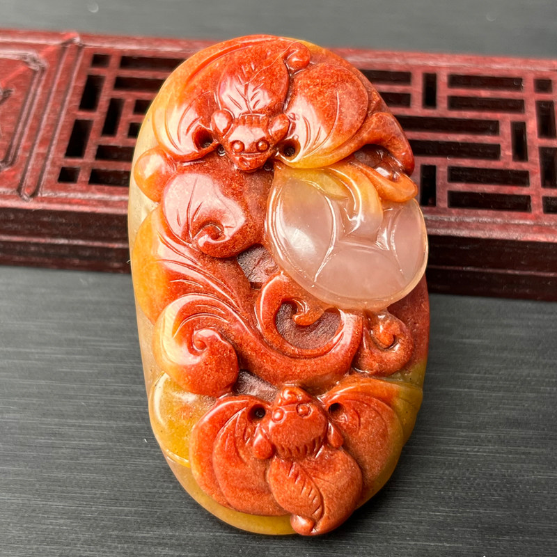 云南纯天然黄龙玉料好工细福在眼前栩栩如生色艳寓意好配证书