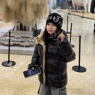 25冬季M经典拼色国标90白鸭绒轻羽绒面包服宽松加厚男女宝羽绒服