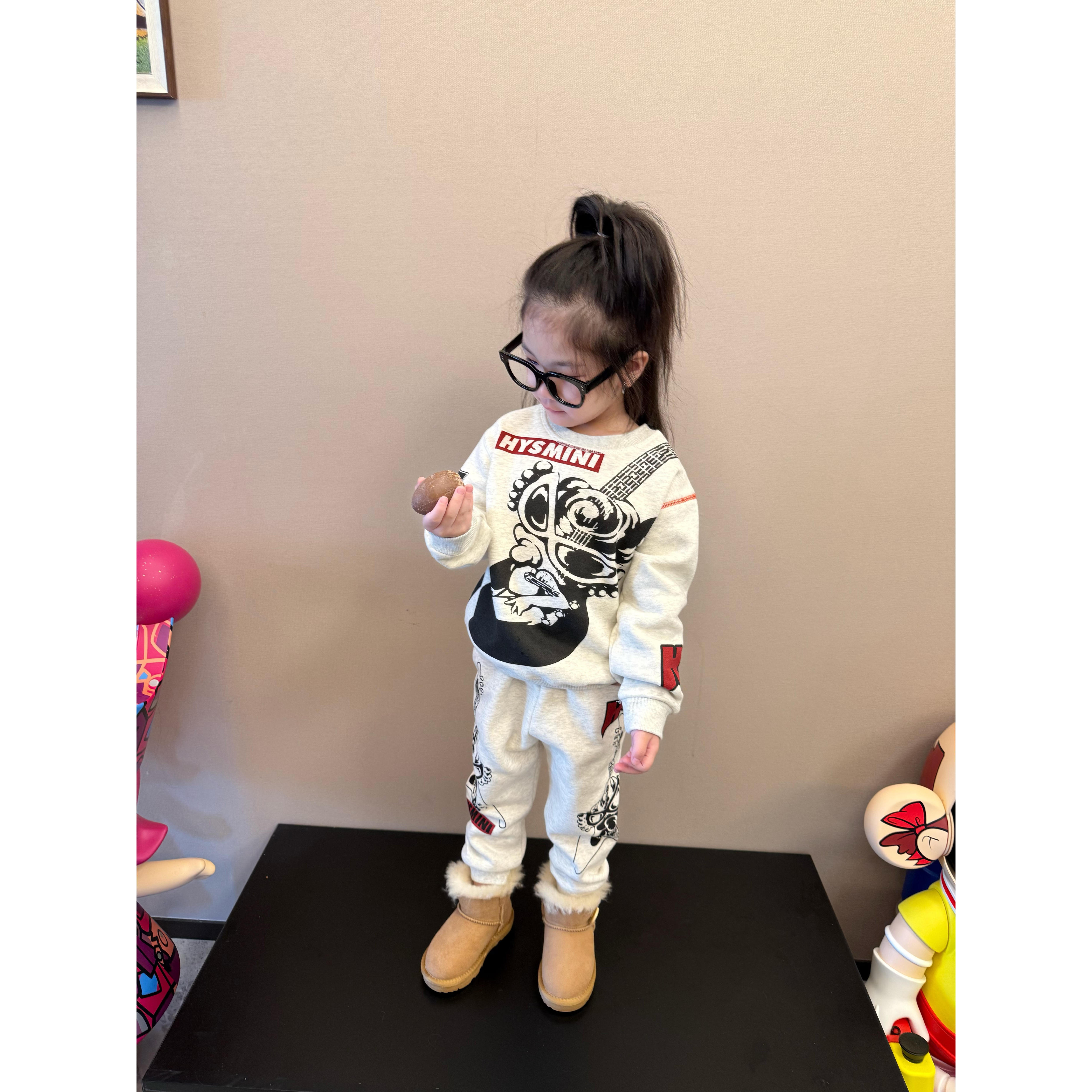 儿童秋季新款黑超奶嘴吉他手长袖卫衣宝宝棉感加绒加厚套装