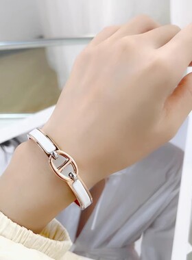 纪宇轻奢风旋转扣手镯高级感精致个性镀金珐琅高版情侣手环配饰