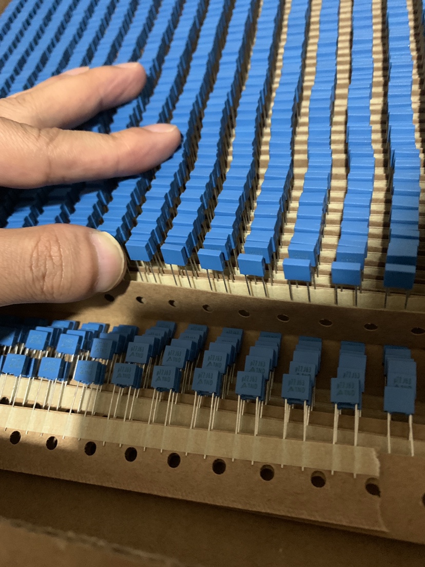 西门子 校正电容 683 100V 脚距5MM 68NF 100V B32529C1683J289