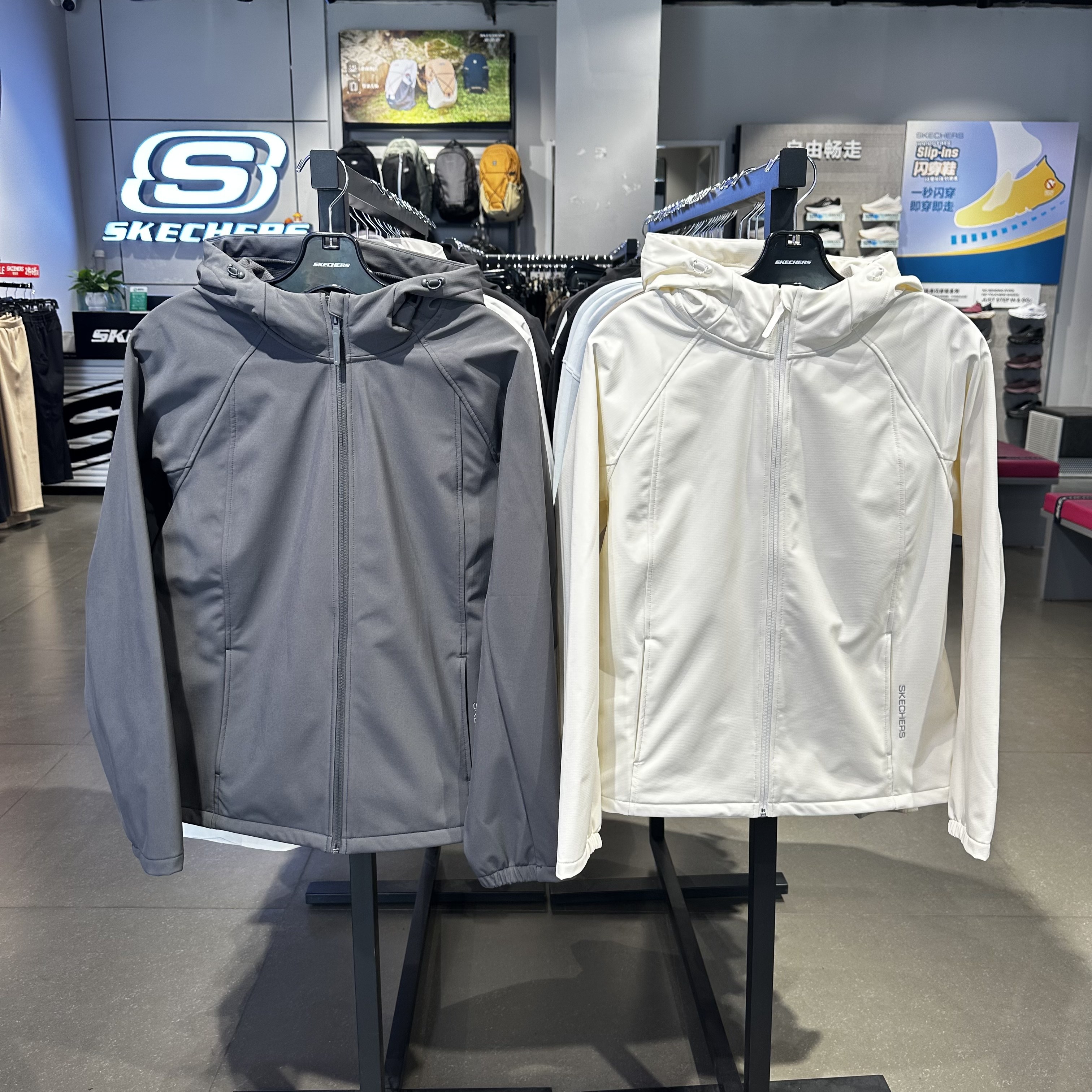 Skechers斯凯奇秋冬修身舒适梭织外套+针织连帽外套套装P126W034