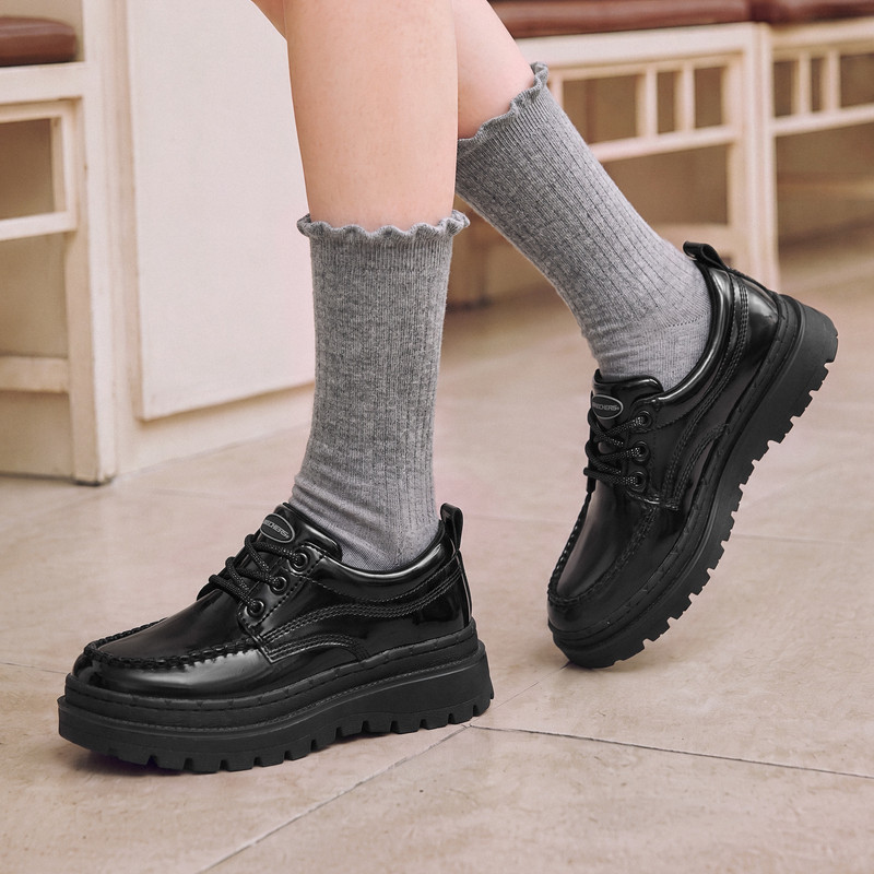 Skechers斯凯奇女子透气舒适柔软漆皮亮面复古pu厚底皮鞋159687