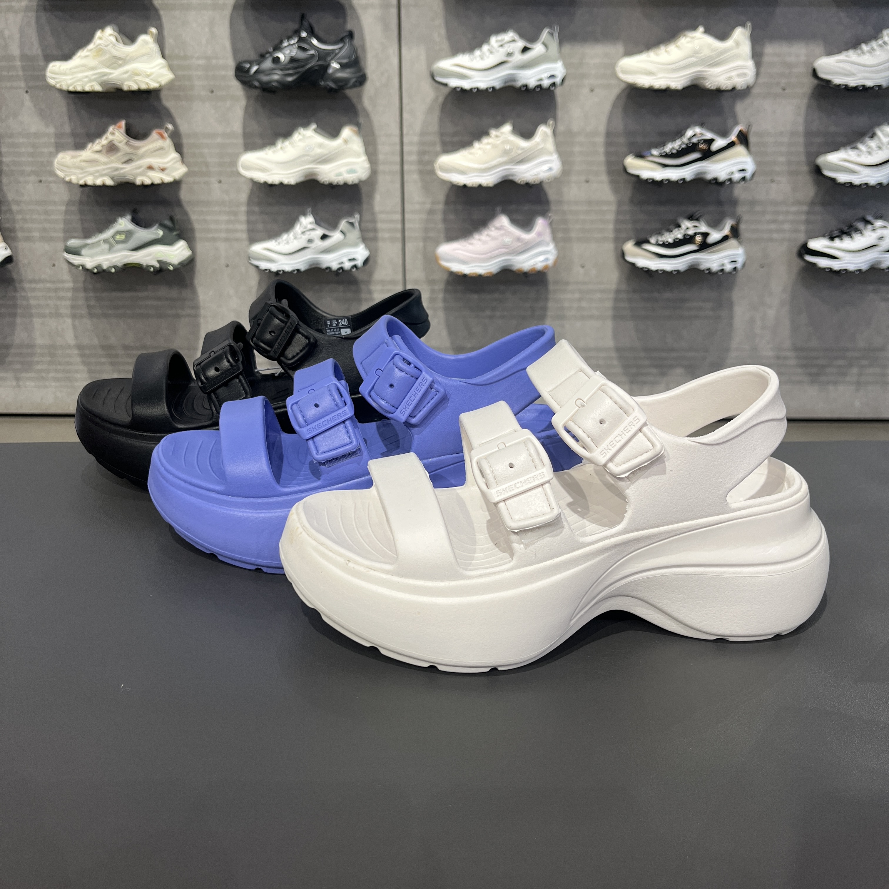 Skechers斯凯奇女子夏季轻盈舒适厚底增高泡泡鞋休闲凉鞋111619