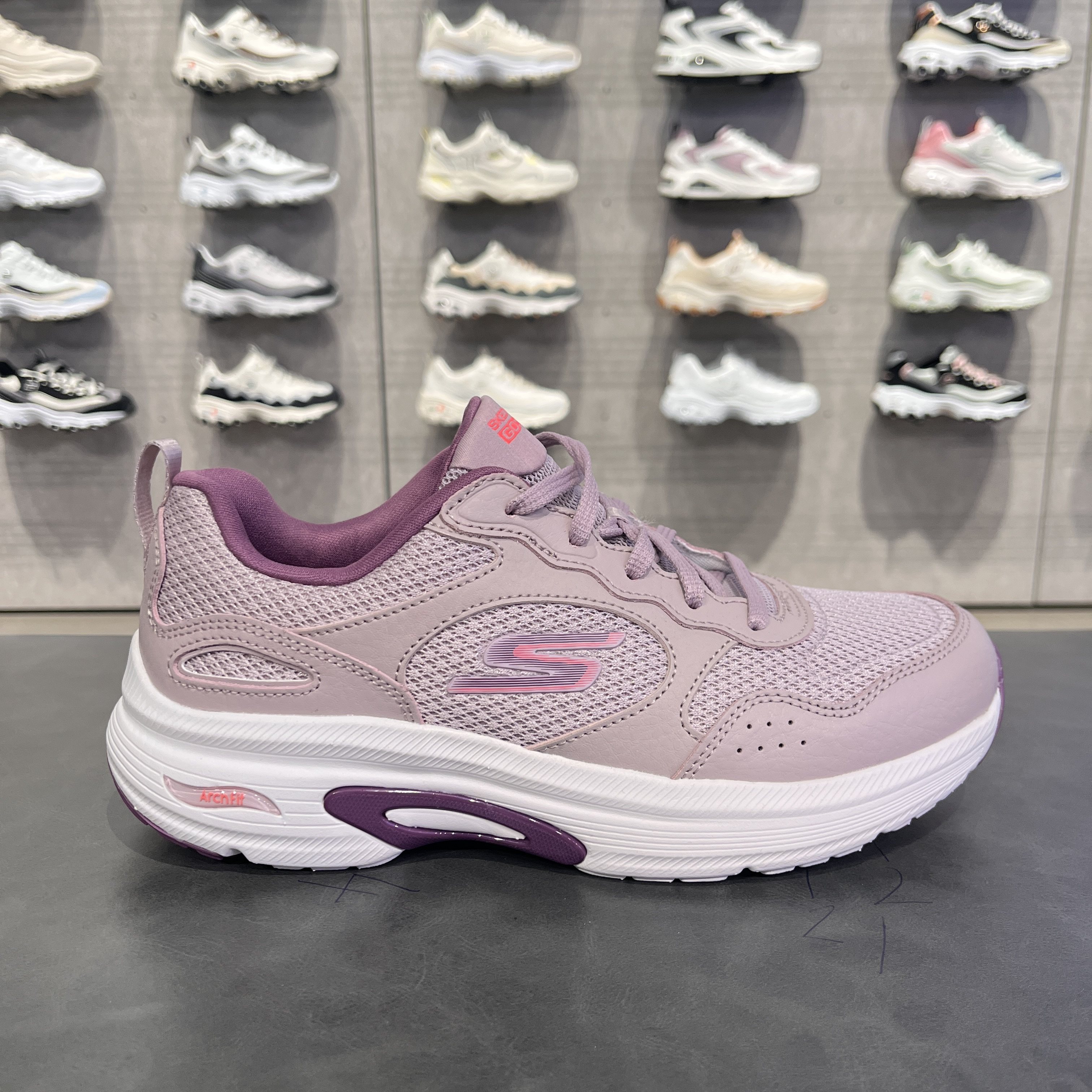 Skechers斯凯奇女透气跑步鞋