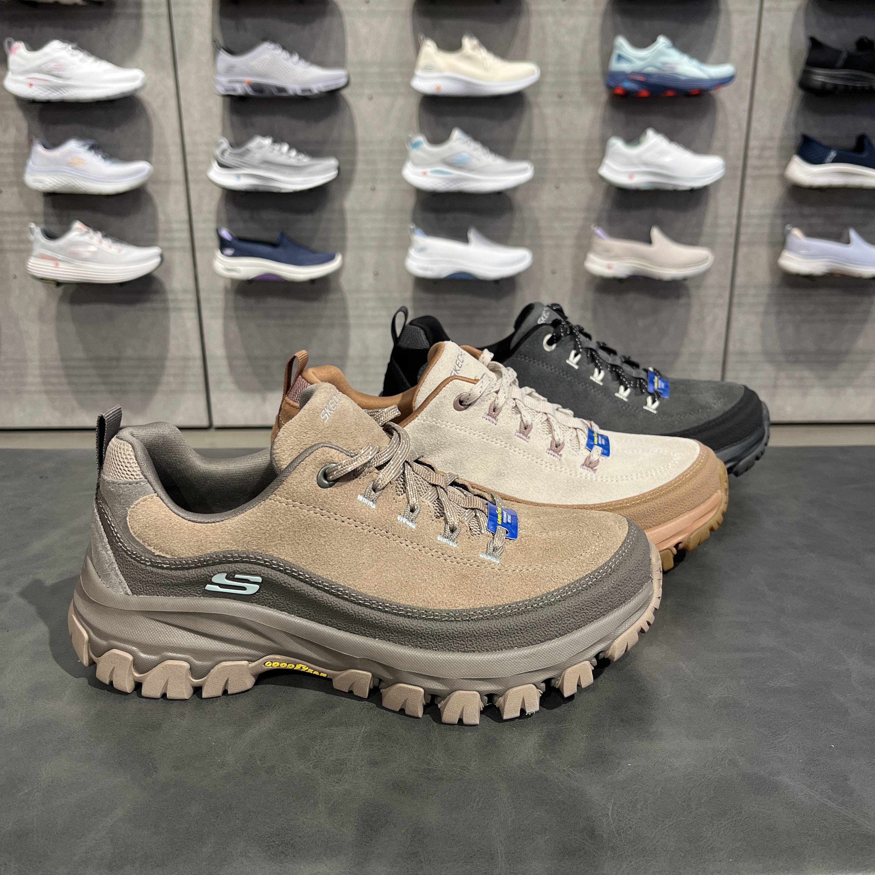 斯凯奇女款户外耐磨休闲鞋