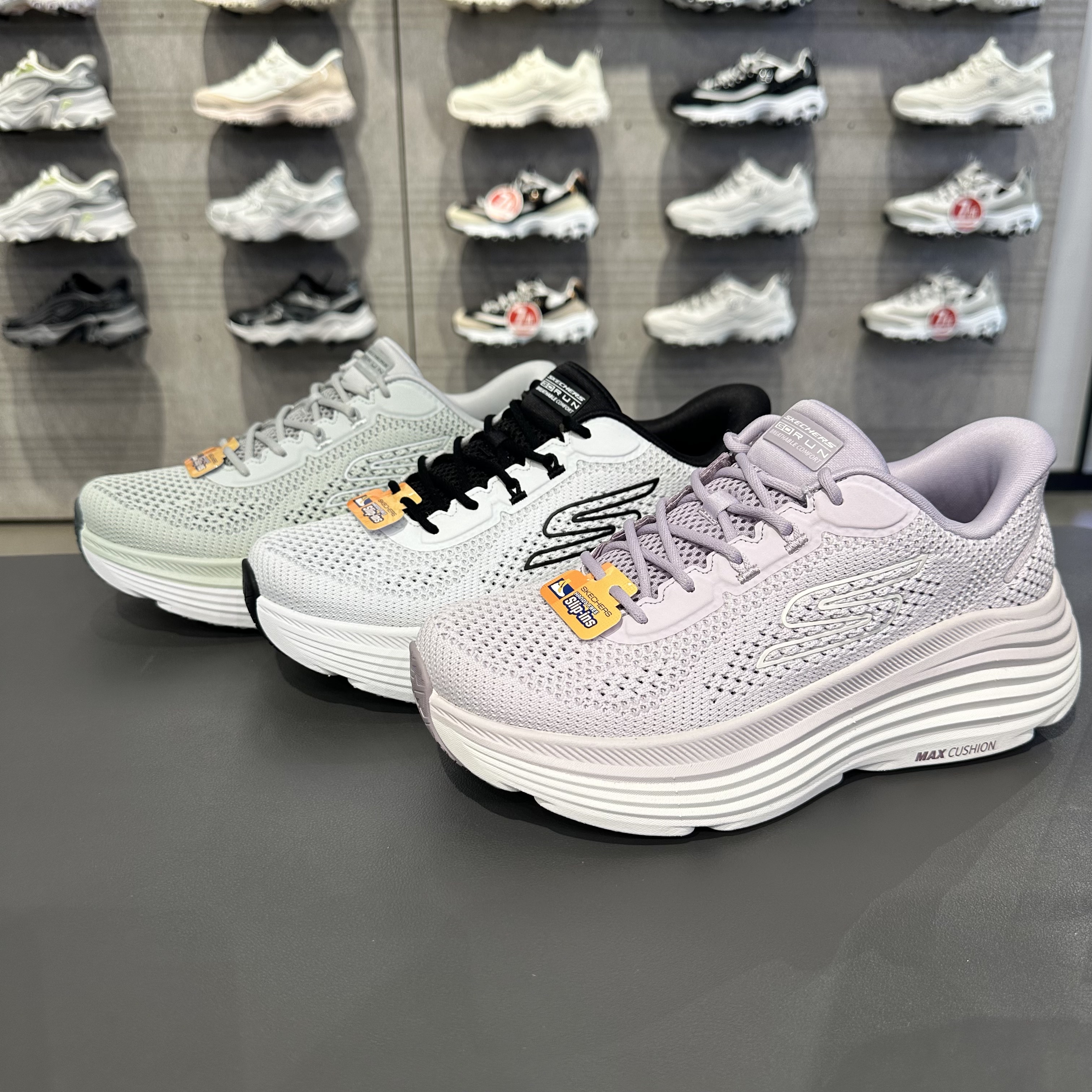 Skechers斯凯奇女士春秋高回弹舒适网面绑带专业运动跑步鞋129478