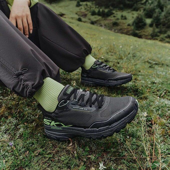 Skechers斯凯奇男士越野跑鞋缓震透气登山鞋耐磨休闲运动鞋220761