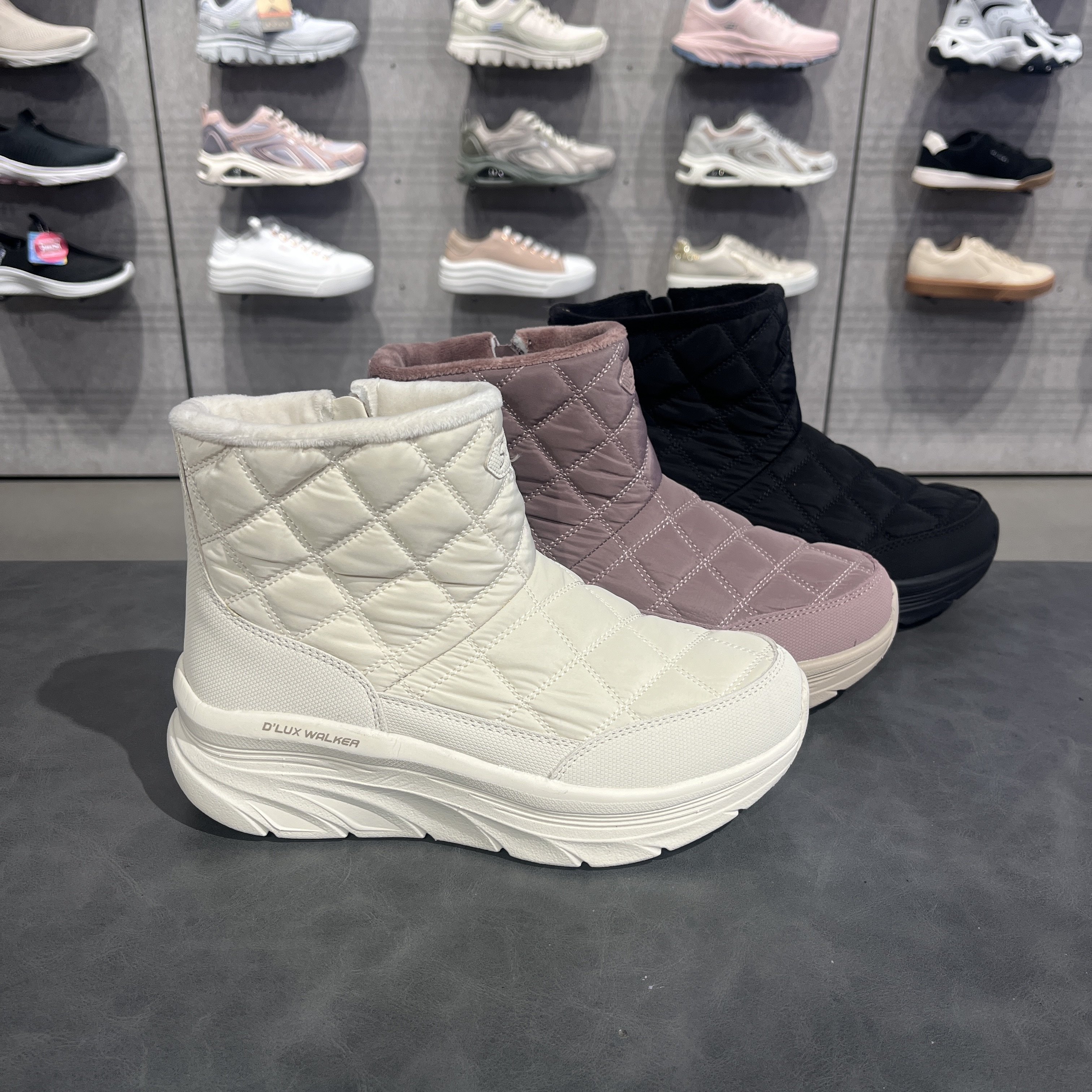 斯凯奇女款轻质休闲雪地靴