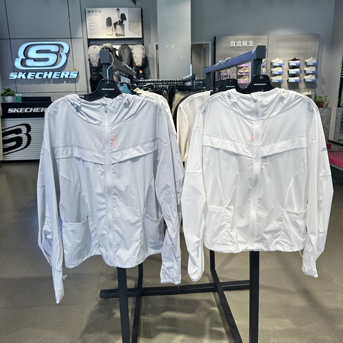 Skechers斯凯奇女款夏季纯色百搭轻薄透气连帽防晒服外套P226W132