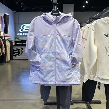 Skechers斯凯奇女童秋季幻彩童趣百搭舒适梭织连帽外套P325G002