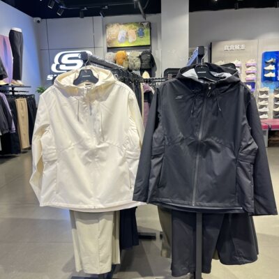 Skechers斯凯奇女士三合一防风防泼水防风连帽运动服外套P325W067
