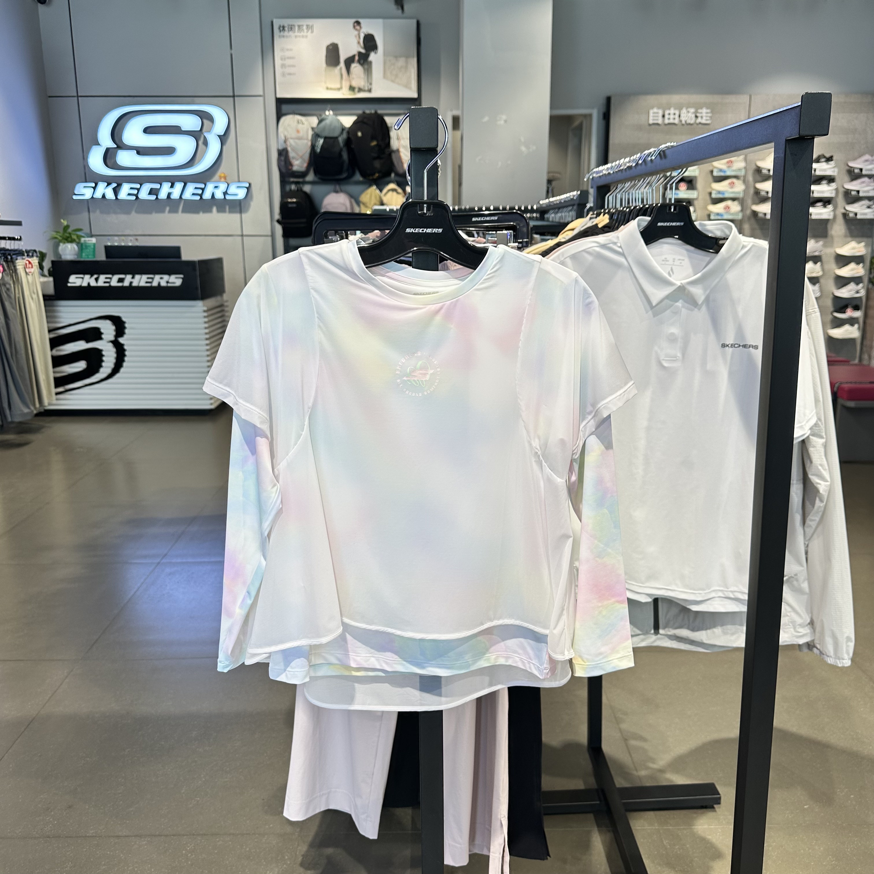 Skechers斯凯奇女童圆领幻彩渐变吸湿速干轻盈长袖T恤衫P226G042