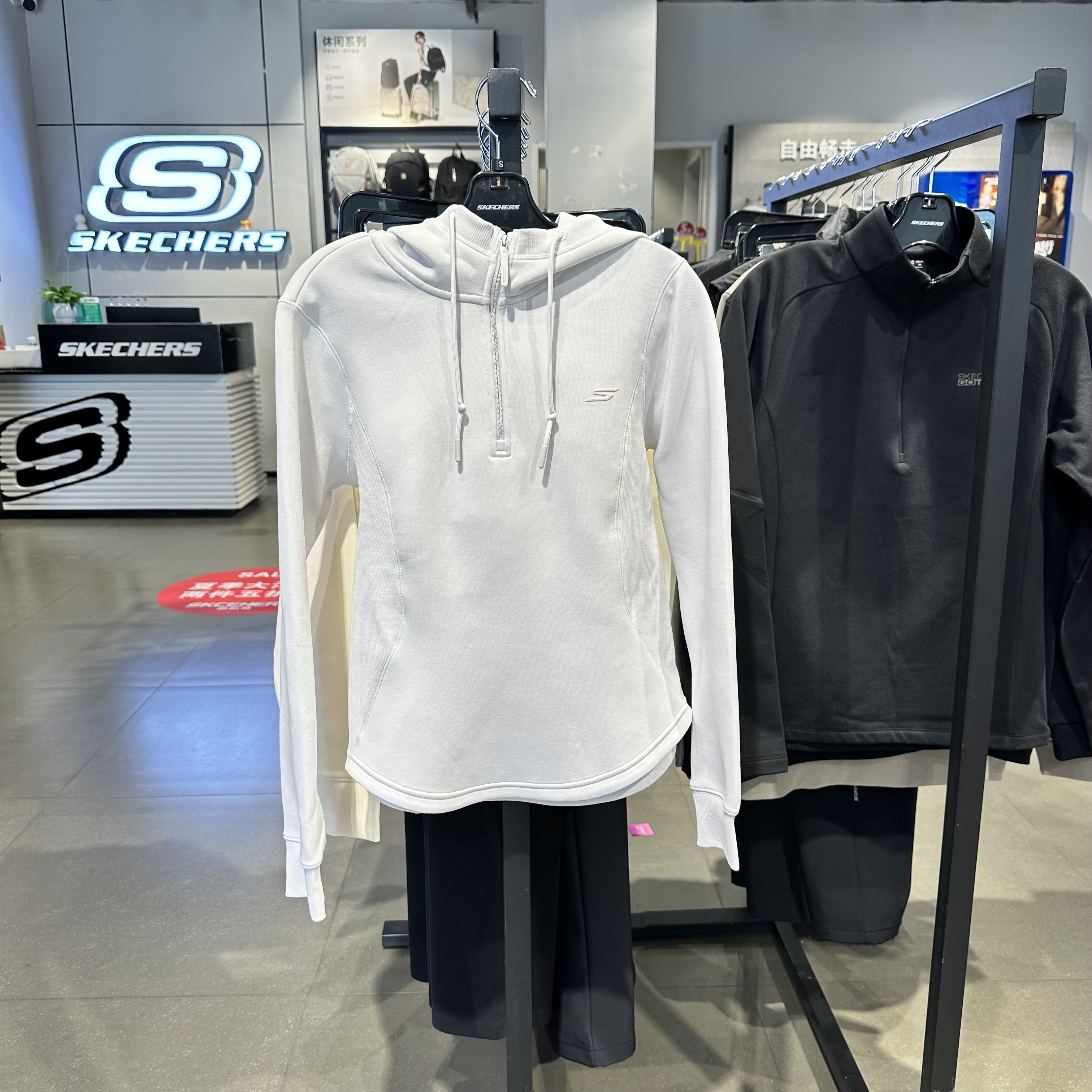 Skechers斯凯奇女士秋季亲肤舒适百搭宽松休闲连帽卫衣P426W072