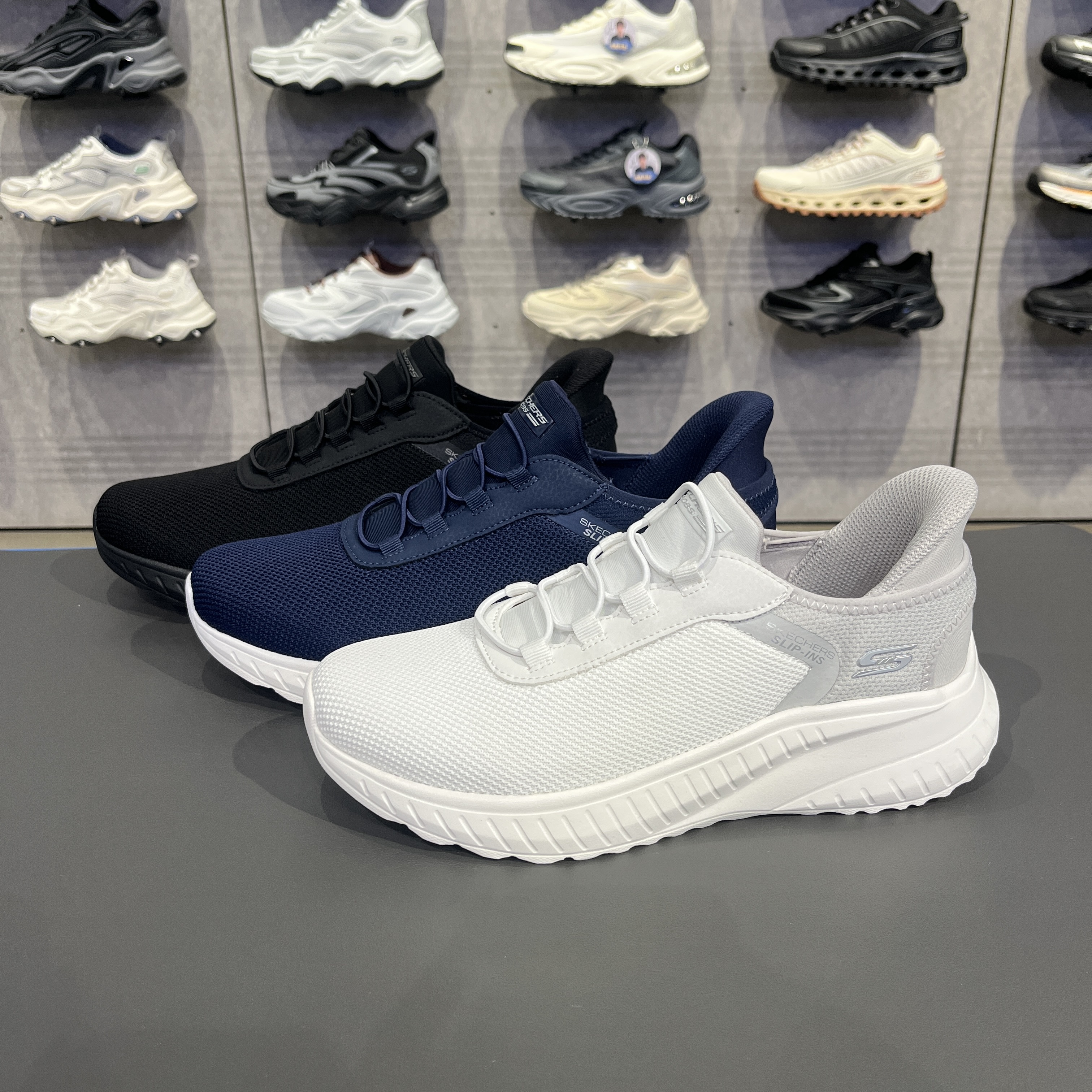 斯凯奇户外男款运动鞋