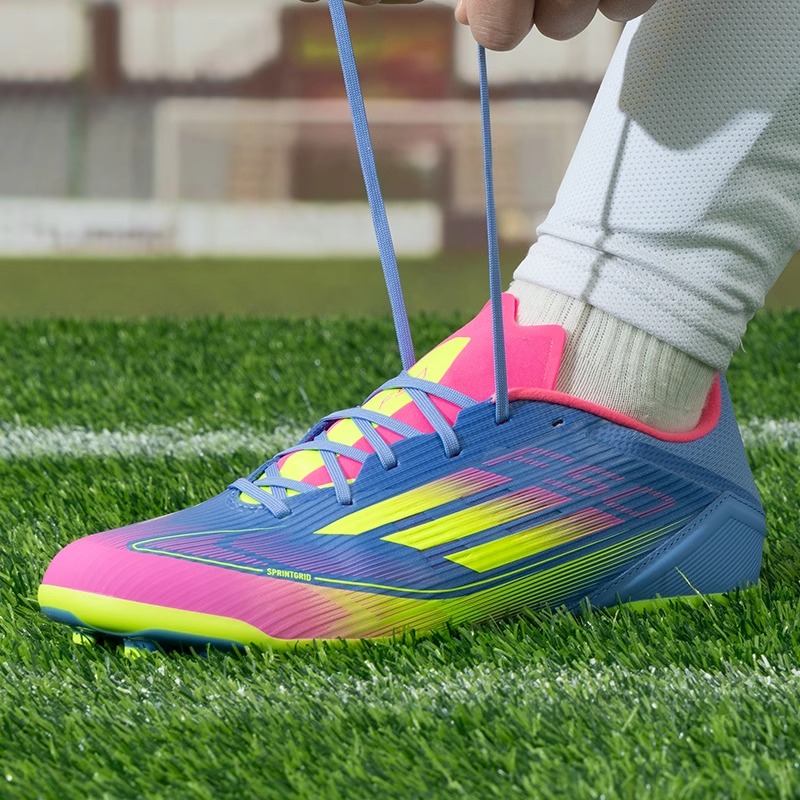 Adidas阿迪达斯运动休闲足球鞋