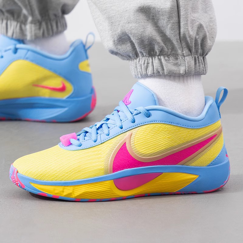 Nike耐克缓震耐磨篮球鞋