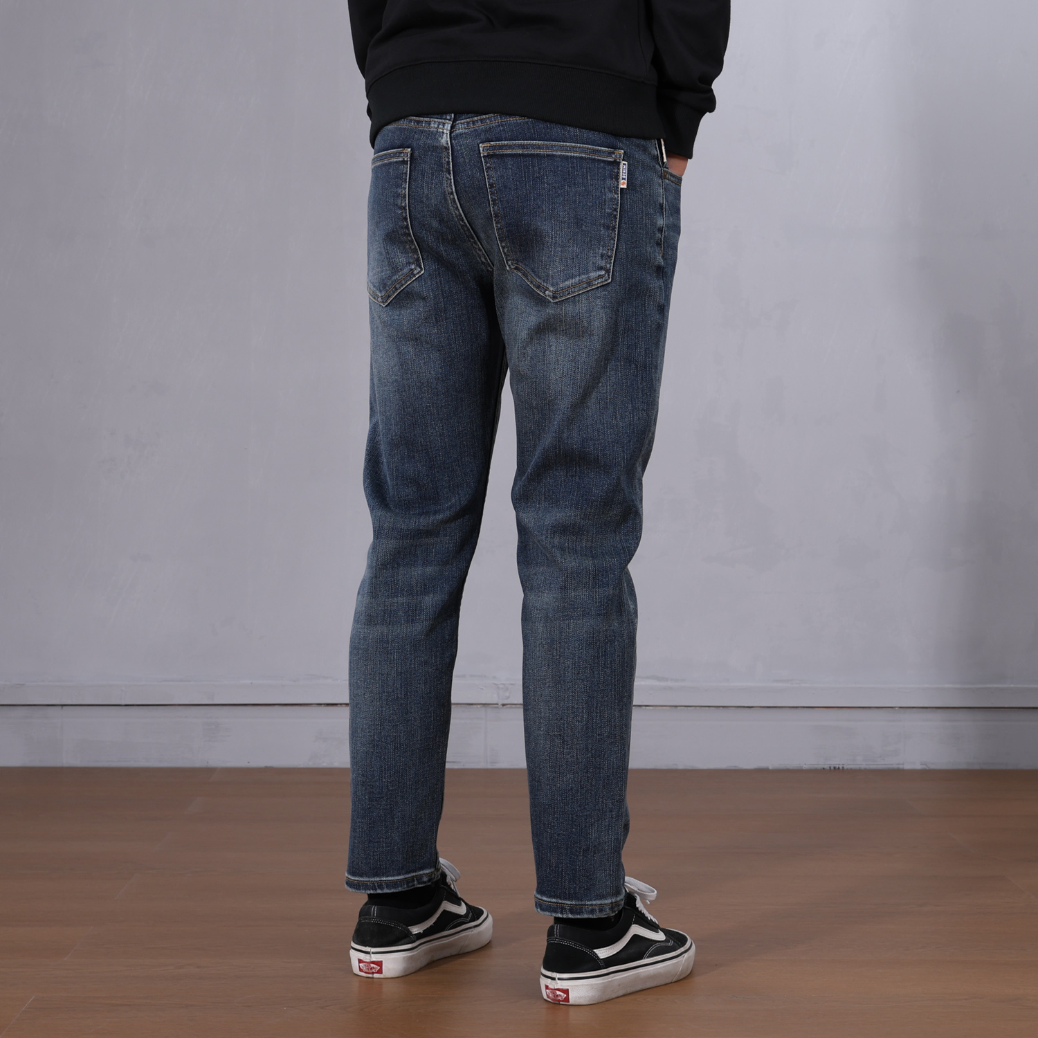 秋冬爆款复古牛仔裤男款港风显高修身直筒水洗中腰九分休闲男裤子