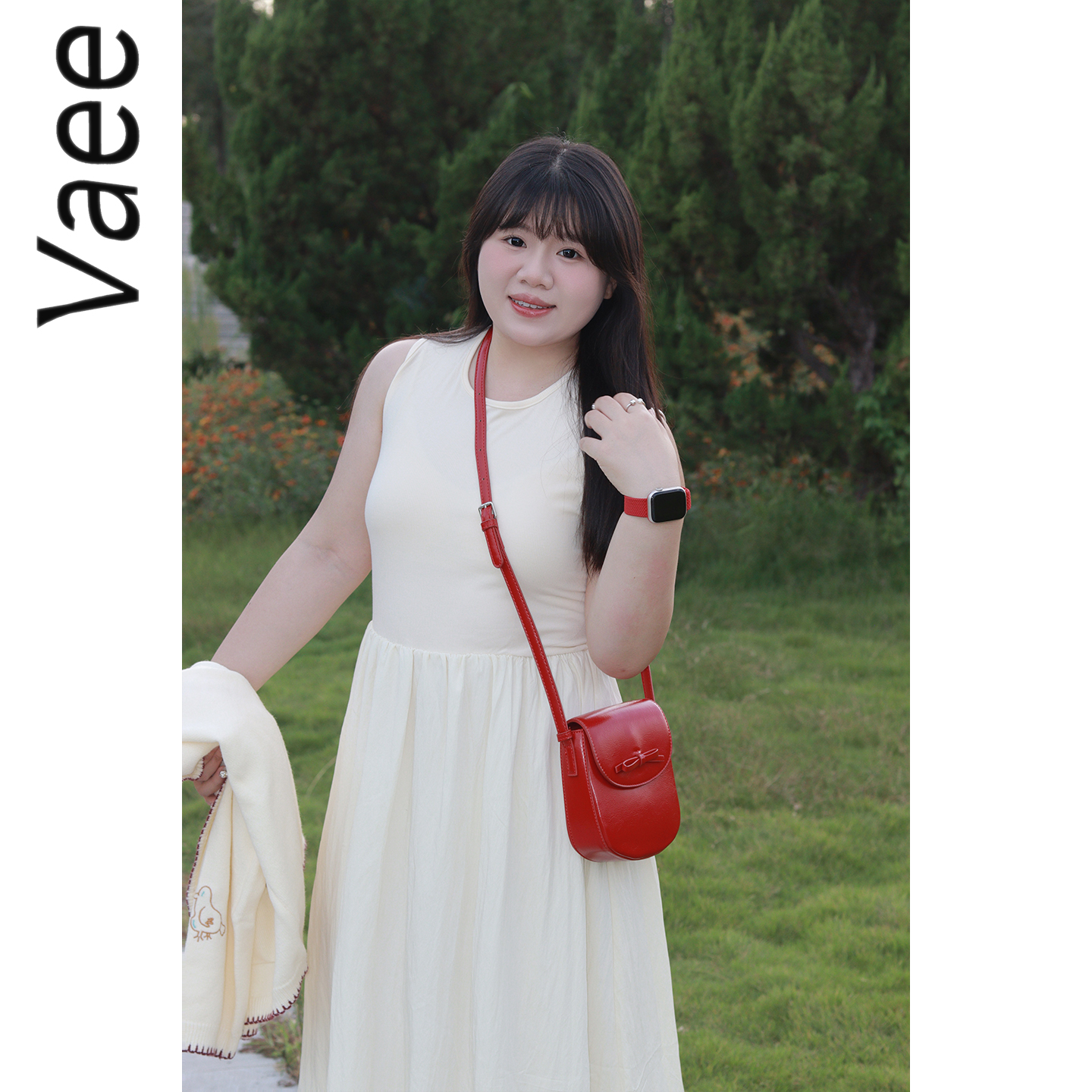 Vaee大码女装法式气质白色收腰显瘦长裙子早秋新款设计感背心裙