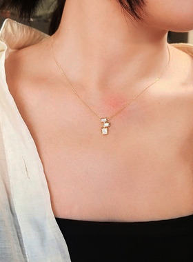 几何白贝壳项链女款金色积木叠戴高级感设计款锁骨颈链配V领衣服