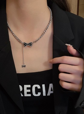 甜酷辣妹风黑色蝴蝶结项链女夏季气质网红锁骨链新款配饰