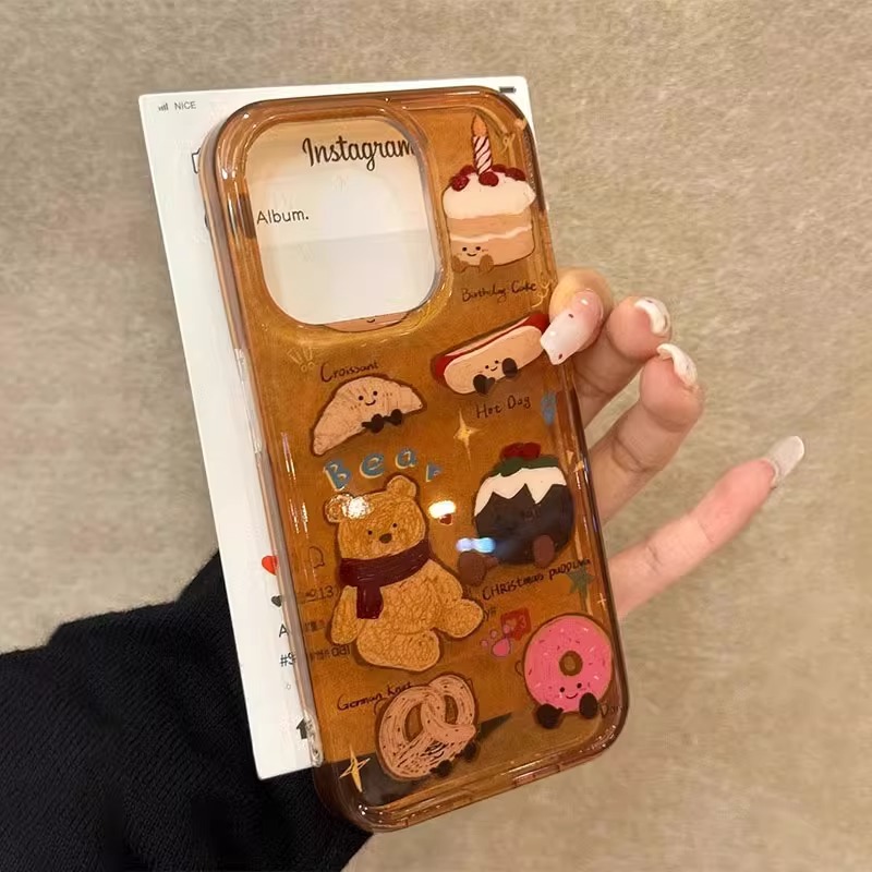 可爱卡通小熊蛋糕适用苹果16Promax手机壳2025新款iphone15pro情侣14小众15PM硅胶13超火防摔高级感12保护套