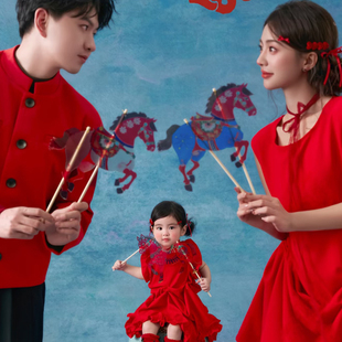 2026新年儿童写真拍照道具手持皮影马全家福手举花马年会摆台马年