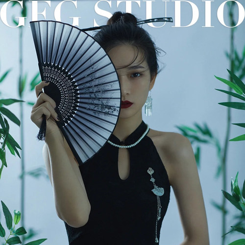 黑旗袍扇子折扇古风写真拍照道具