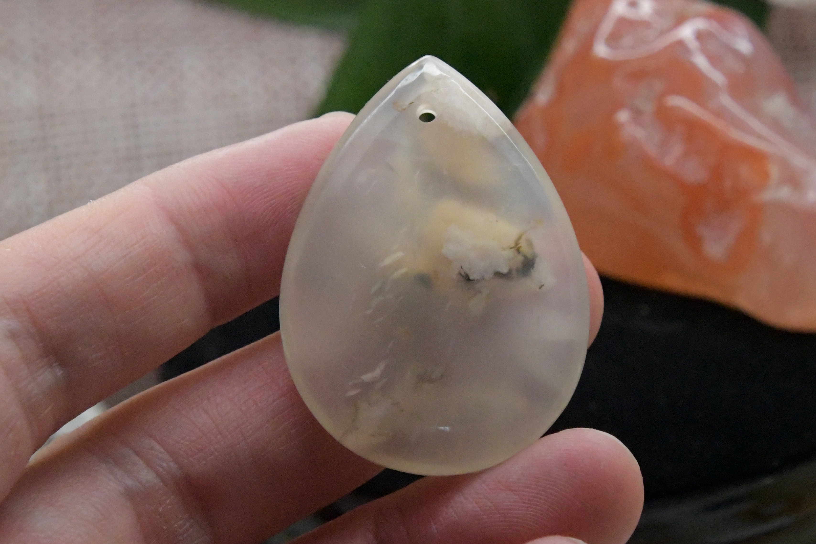 鹏明仙樱花玛瑙水滴吊坠