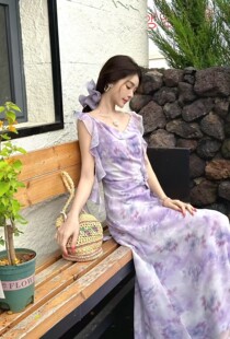 2026夏季新款紫色晕染荡领连衣裙女法式温柔风露肩荷叶边碎花长裙