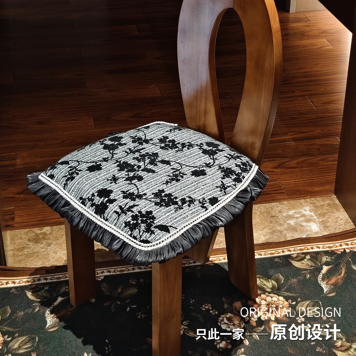 餐桌椅子坐垫2025款马蹄形椅垫